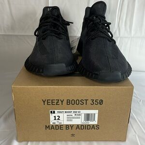 Yeezy Boost 350 V2